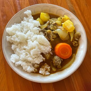 ルーを使わずカレー粉で作るカレーライス